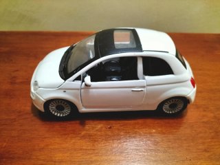 Fiat 500 Bburago 1/24