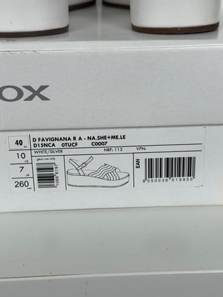 Sandalias de piel nuevas GEOX blanco plateado. 40
