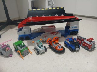 Camion patrulla canina más vehiculos