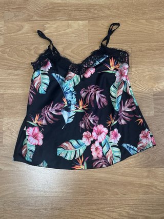 Camiseta tirantes diseño tropical