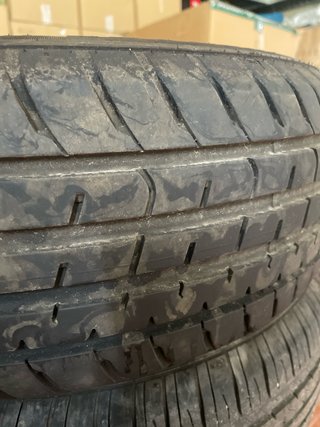 Neumático 185/65R14 86H M+S Son 2 parejas.