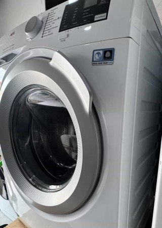 LAVADORA DE CARGA FRONTAL MARCA AEG DE 8 KILOS