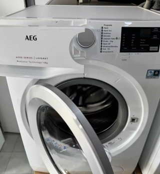 LAVADORA DE CARGA FRONTAL MARCA AEG DE 8 KILOS