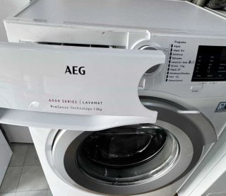 LAVADORA DE CARGA FRONTAL MARCA AEG DE 8 KILOS