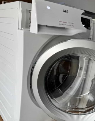 LAVADORA DE CARGA FRONTAL MARCA AEG DE 8 KILOS