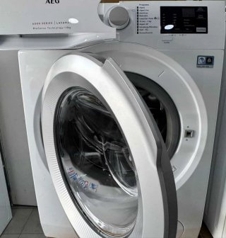 LAVADORA DE CARGA FRONTAL MARCA AEG DE 8 KILOS