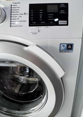 LAVADORA DE CARGA FRONTAL MARCA AEG DE 8 KILOS