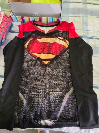 Camiseta niño Superman con capa