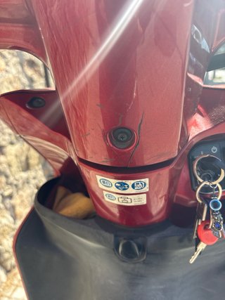 Honda Vision 110cc Roja Scooter