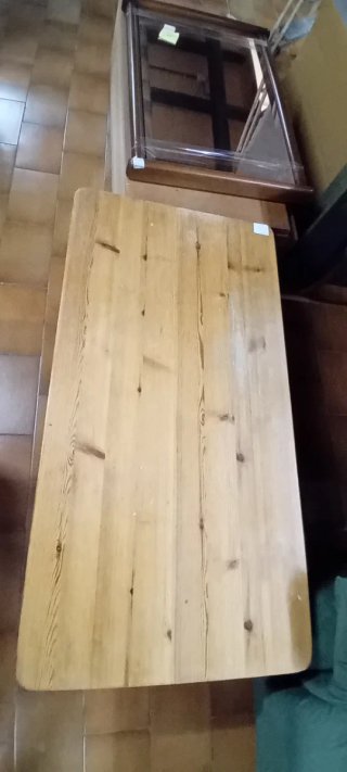 Mesa de pino rústica