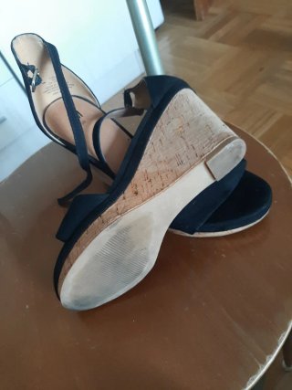 Zapatos de cuña negros para mujer