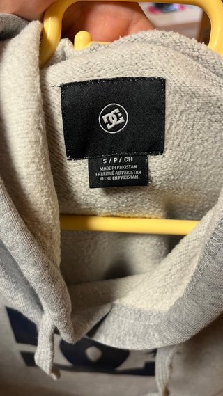 Sudadera DC gris prácticamente nueva