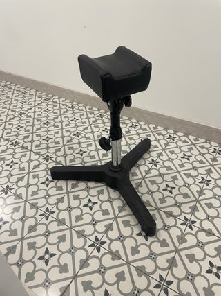 Reposapiés ajustable para salón
