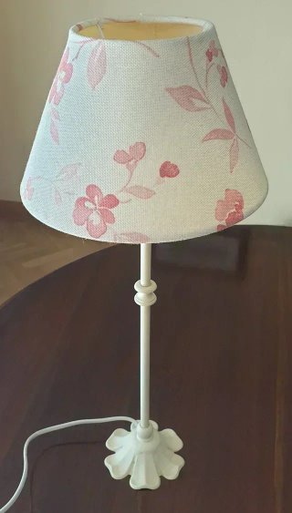 LÁMPARA MESILLA ROSA – 25 € (como nueva 49cm)