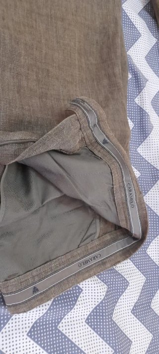 Traje Caramelo Verde Oliva. Lino Natural 100%.