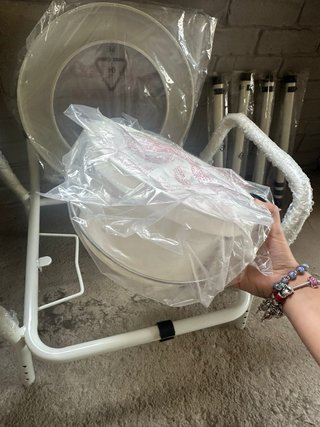 Silla de inodoro con asiento y respaldo