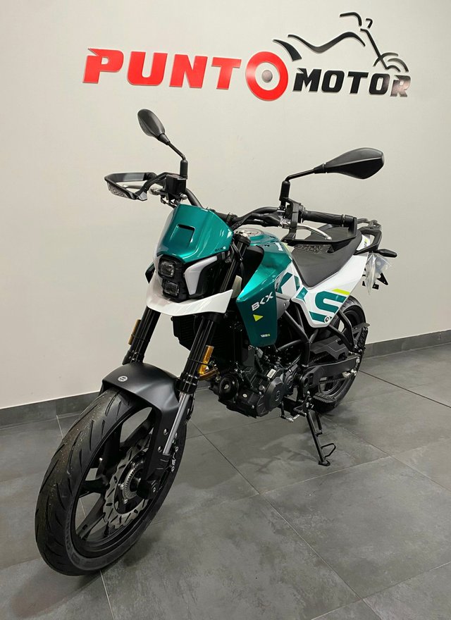 Benelli BKX 125S Supermotard