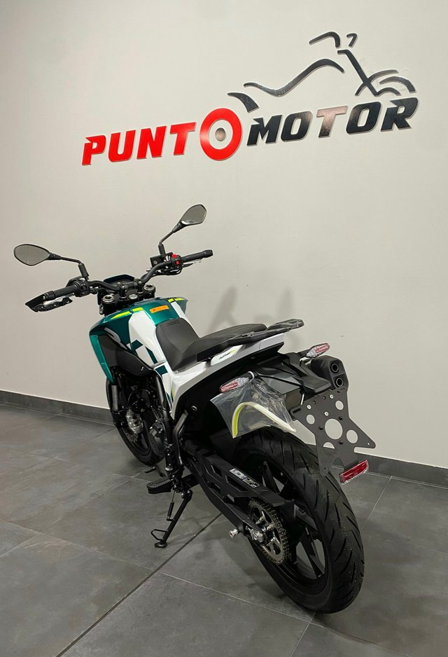 Benelli BKX 125S Supermotard