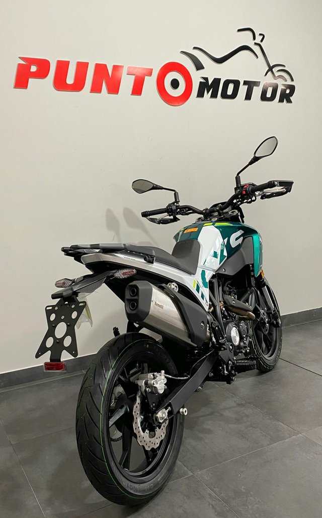 Benelli BKX 125S Supermotard