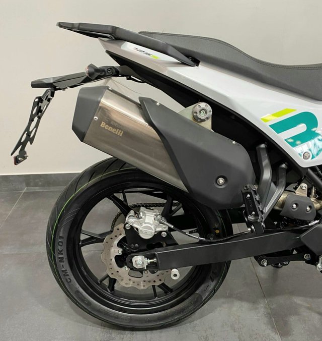 Benelli BKX 125S Supermotard