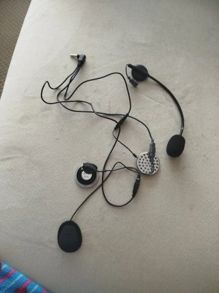 Auriculares y micrófono para moto