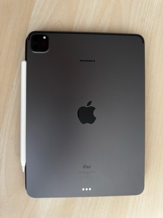 iPad Pro 11 3ª Gen Plata with keyboard and pencil