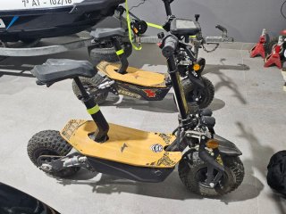 Patinete IMR EVO ULTRA 2000W Off-Road y otro de 30
