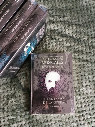 Lote 5 Libros Grandes Musicales .