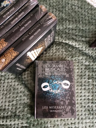 Lote 5 Libros Grandes Musicales .