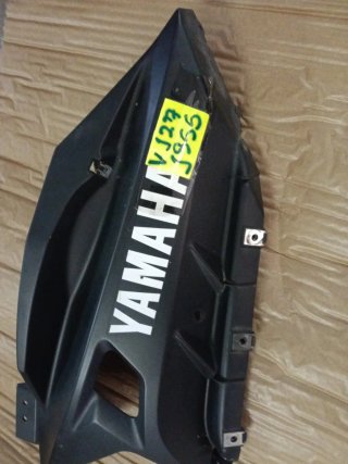 Lateral derecho Yamaha YZF-R125 2008
