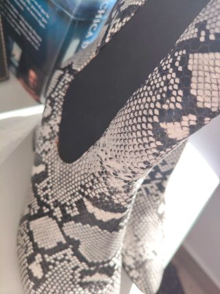 Botines serpiente talla 38