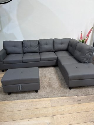 Sofá modular gris + puff arcón