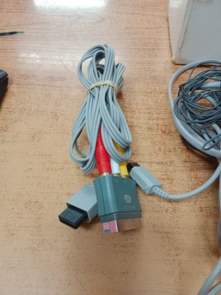 CONSOLA NINTENDO WII MANDO NUNCHUCK Y CABLES