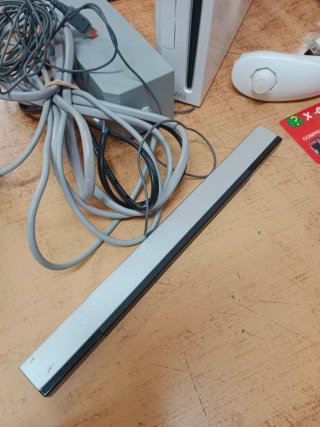 CONSOLA NINTENDO WII MANDO NUNCHUCK Y CABLES
