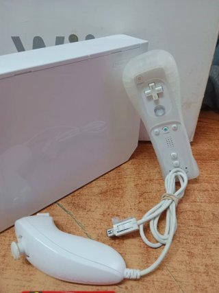 CONSOLA NINTENDO WII MANDO NUNCHUCK Y CABLES