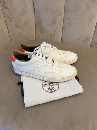 Hermès Tenis Blancos Quick con Naranja