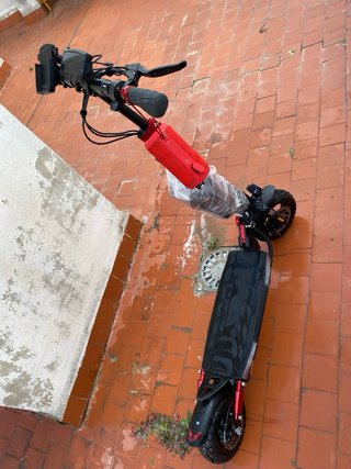 Patinete ISCOOTER con batería adaptada