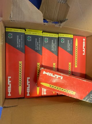 Clavos y fulminantes para pistola HILTI