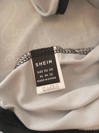 Top bandana negro con estampado