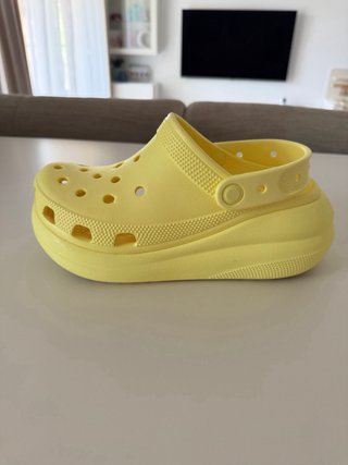 Zapatillas Crocs plataforma amarillas