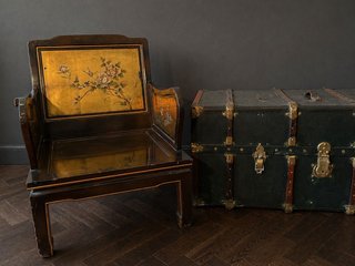 Butaca oriental lacada con chinoiserie