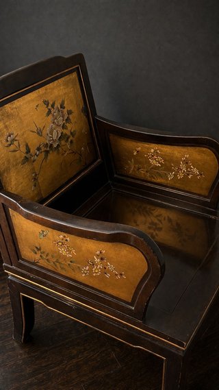 Butaca oriental lacada con chinoiserie