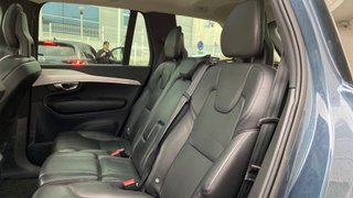VOLVO 692 D4 Momentum 7 asientos
