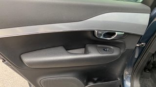VOLVO 692 D4 Momentum 7 asientos