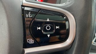 VOLVO 692 D4 Momentum 7 asientos