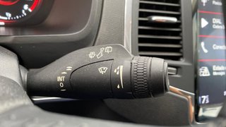 VOLVO 692 D4 Momentum 7 asientos