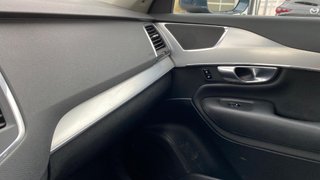 VOLVO 692 D4 Momentum 7 asientos