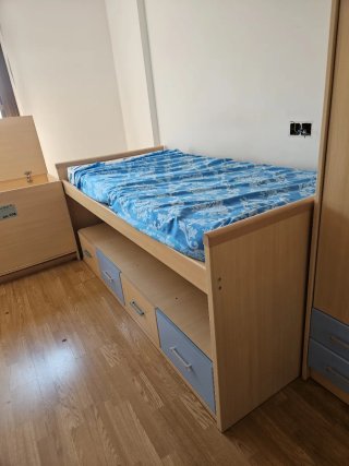 Armario, Cama, Colchón y Baúl
