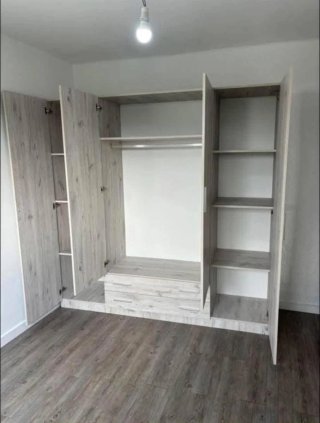 Armario moderno beige y gris