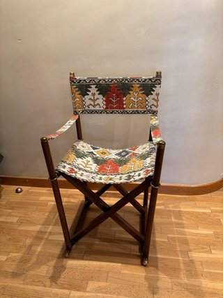 Sillas de madera pintadas a mano